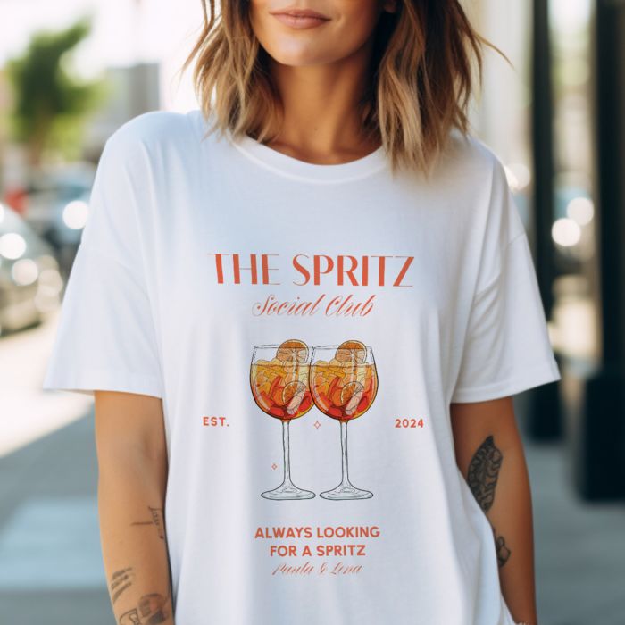 Personalisierbares T-Shirt mit Getränken und Text