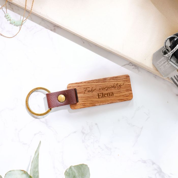 Personalisierbarer Holz-Schlüsselanhänger mit Text